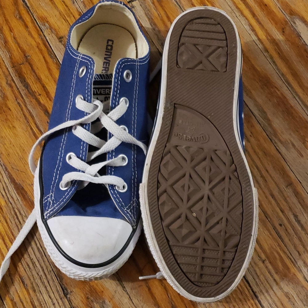 Converse - Picture 2 of 4